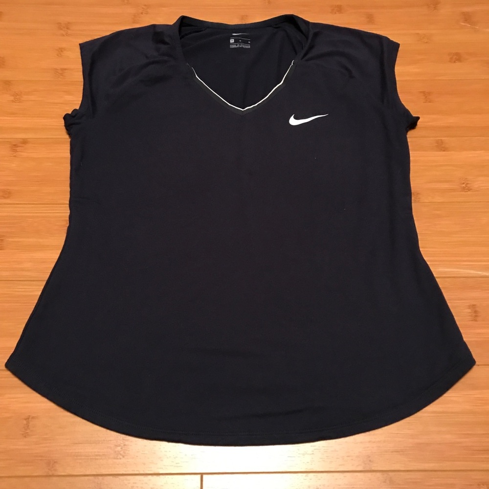 Nike women’s athletic shirt (M) navy blue
